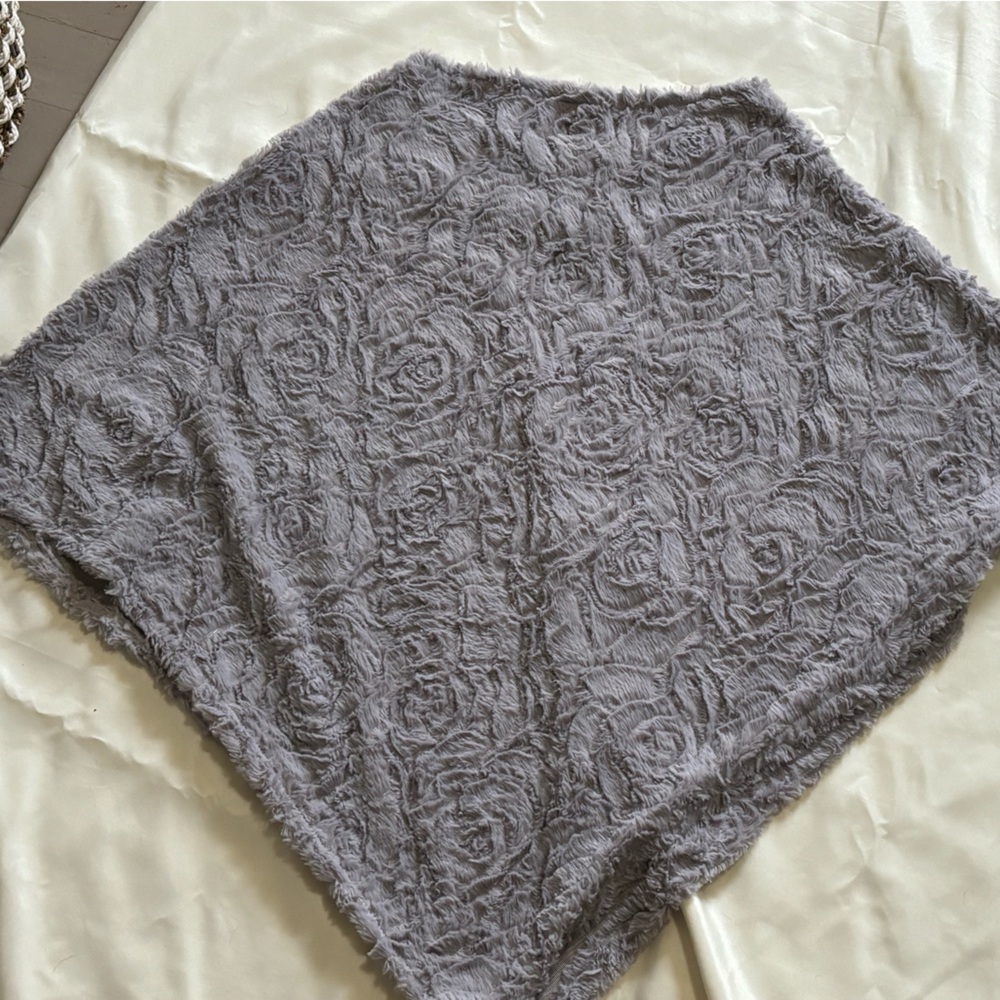 Gray shrug/poncho